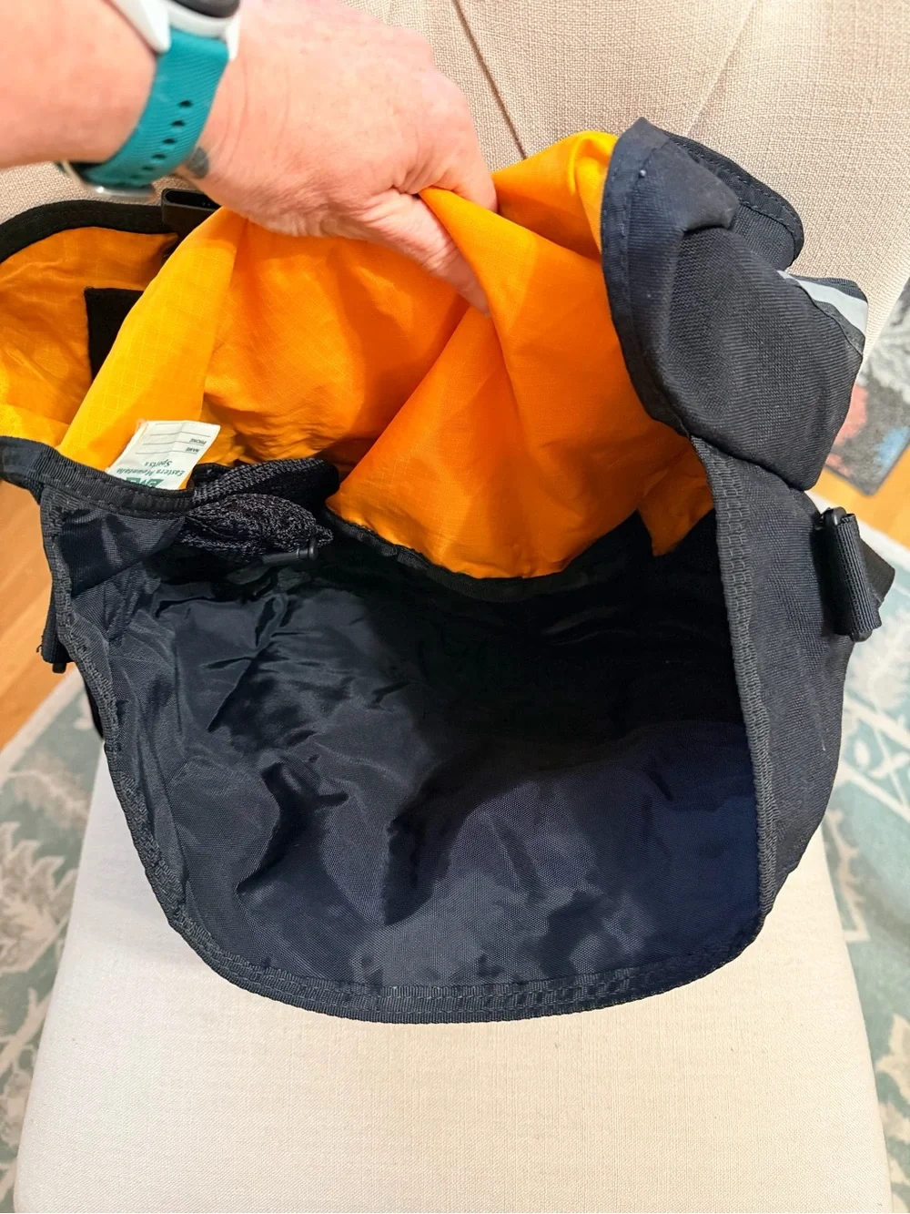 Eastern Mountain Sport EMS Black & Yellow Messenger Bag